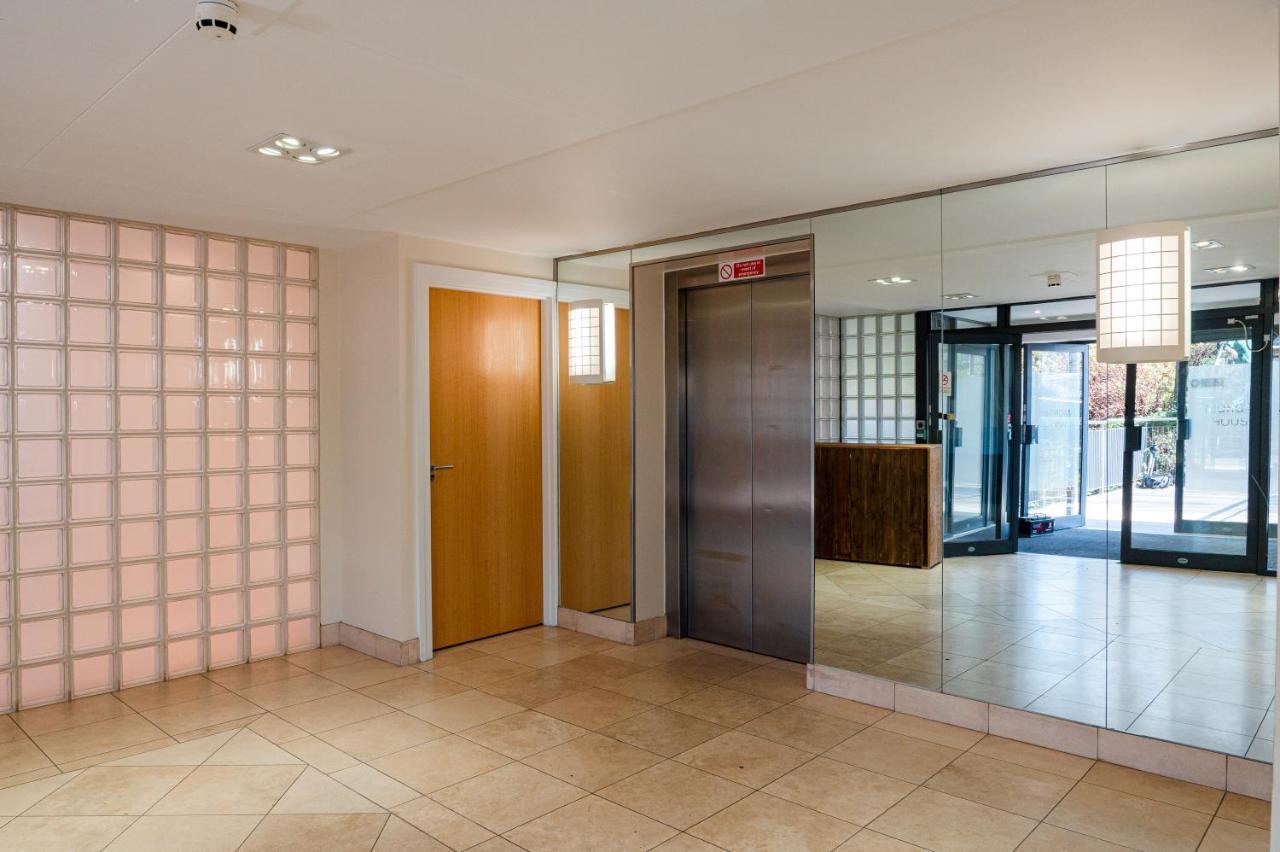 Stunning Two Bedroom Flat Centre With Parking Apartment *