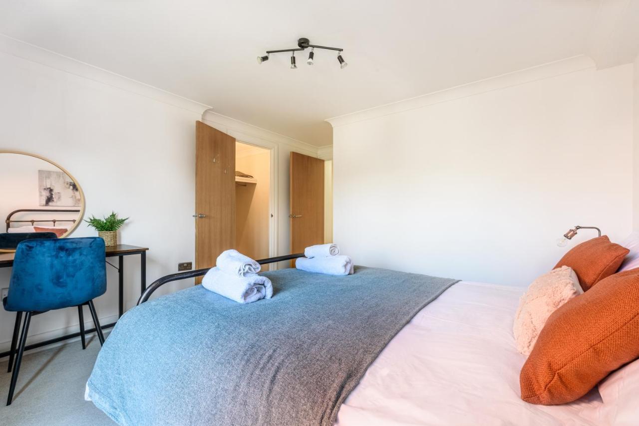 Stunning Two Bedroom Flat Centre With Parking Apartment *