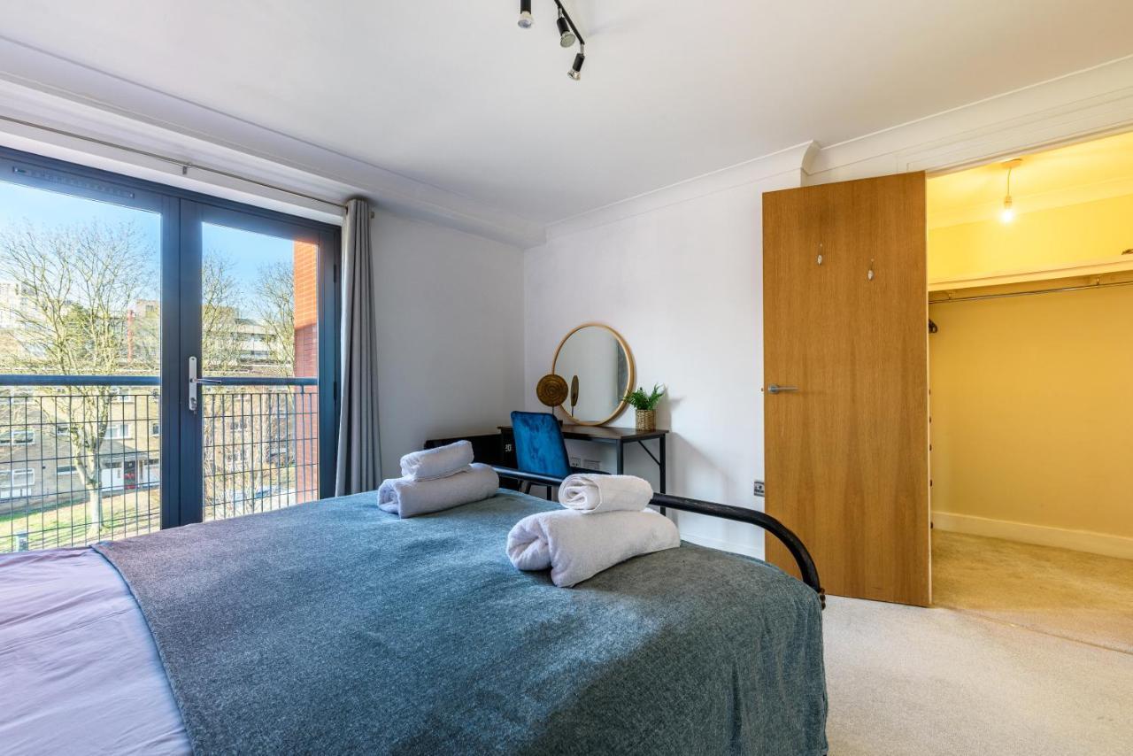 Apartment Stunning Two Bedroom Flat Centre With Parking *